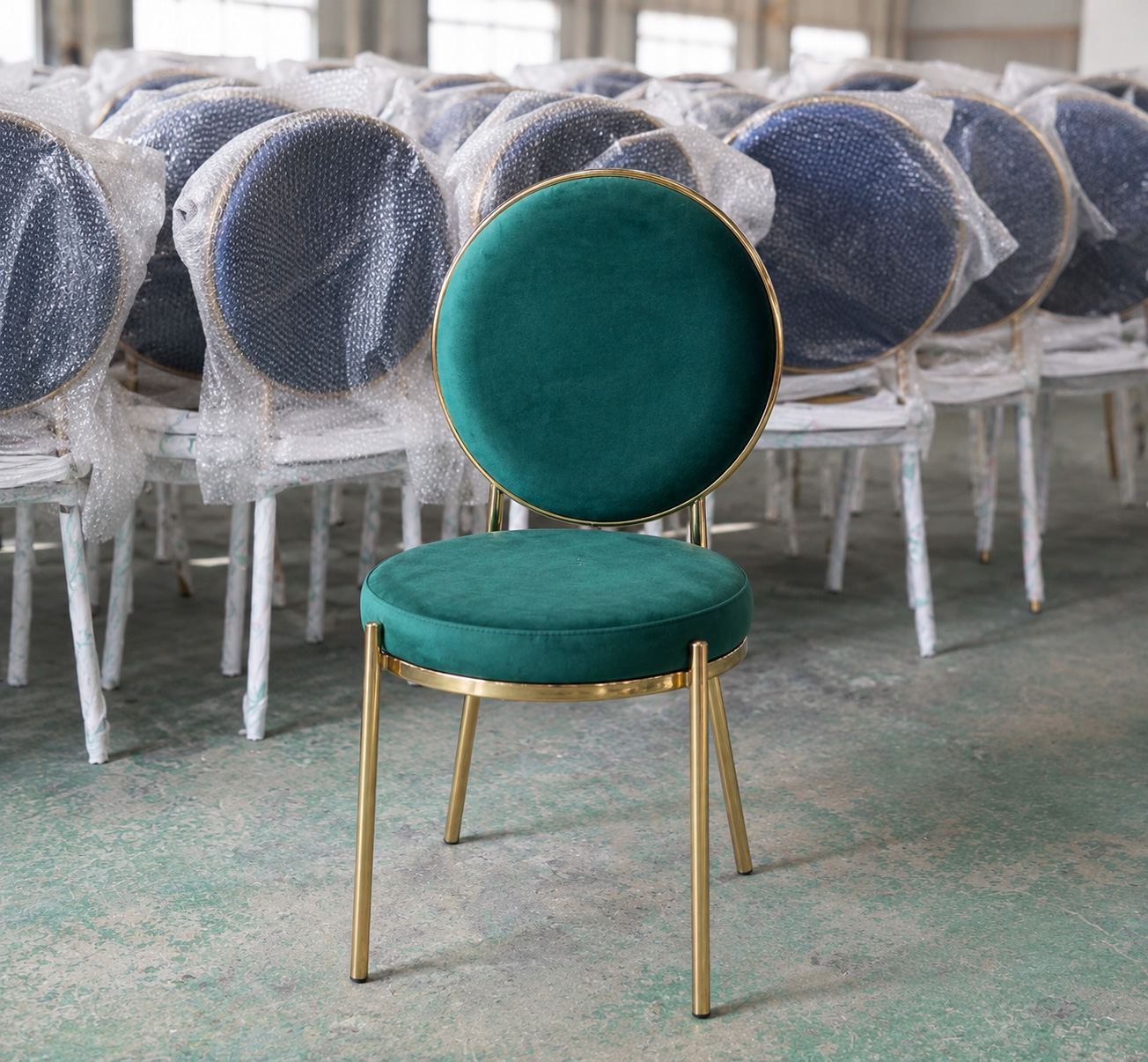 Lunara velvet chair factory production